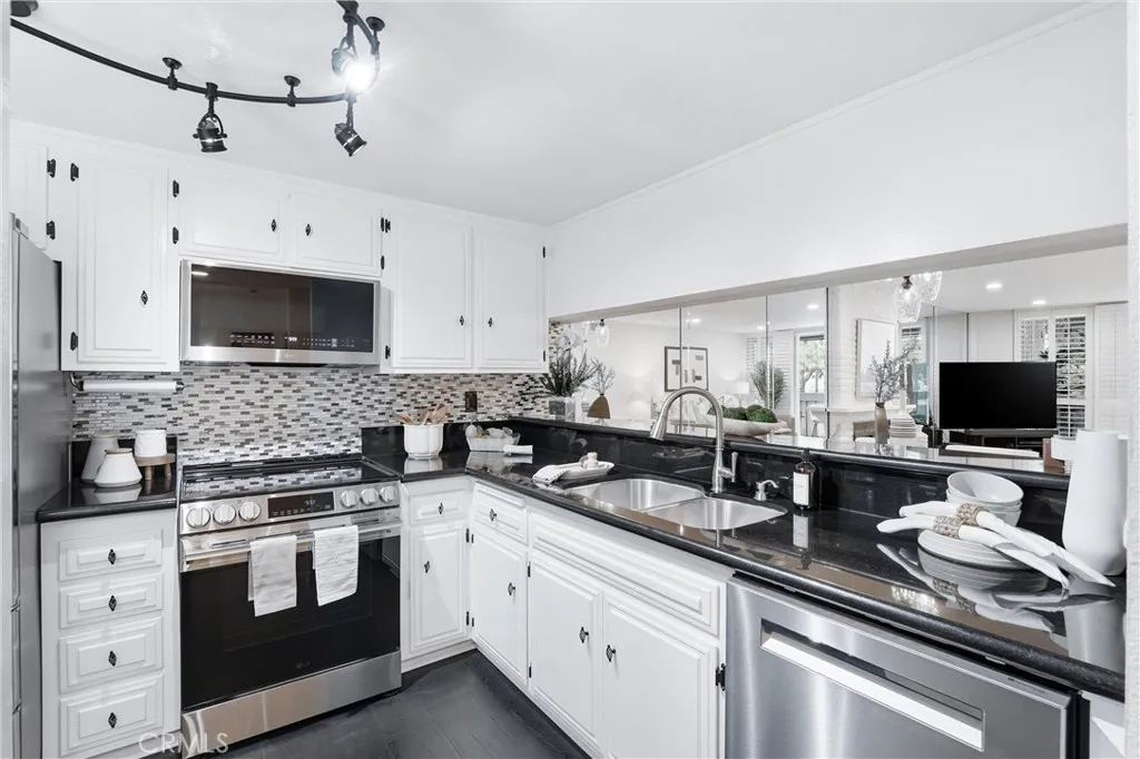 Additional image 63 of 12113 Beverly Boulevard Unit K, Whittier, CA 90601