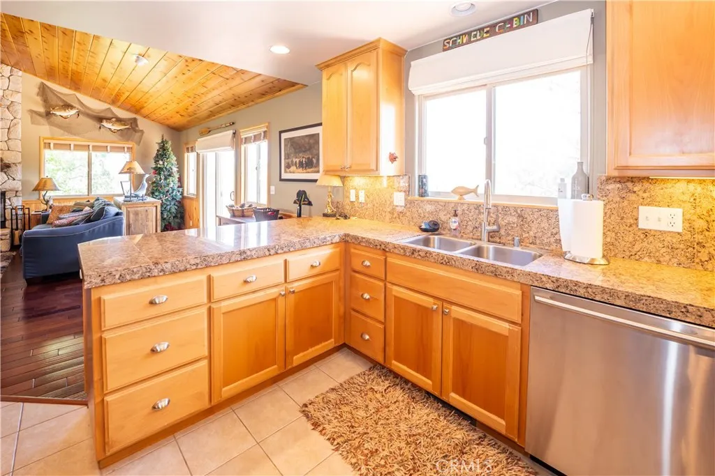 Additional image 93 of 28244 Arbon Lane, Lake Arrowhead, CA 92352