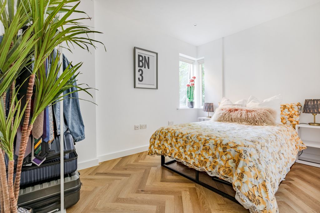 Additional image 10 of 3 bed flat for saleGoldstone Crescent, Hove BN3