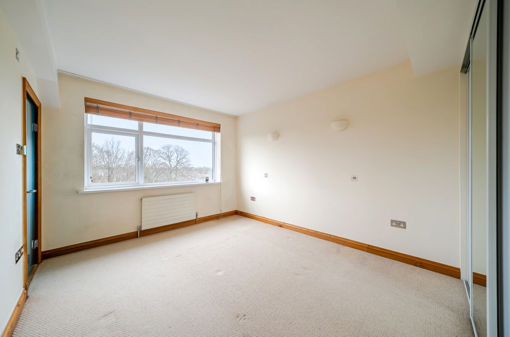 Additional image 7 of 2 bed flat for saleBeech Grove, Harrogate, North Yorkshire HG2