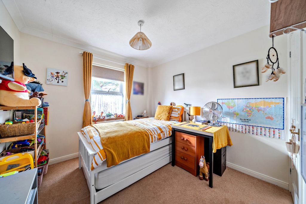 Additional image 17 of 2 bed flat for saleFairlawn, Hall Place Drive, Weybridge KT13