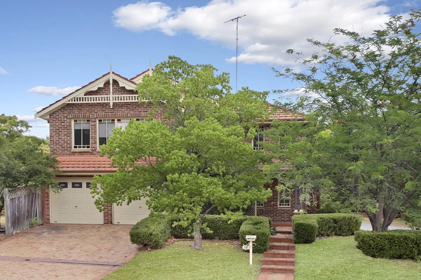 16 Kingussie Avenue, Castle Hill NSW 2154