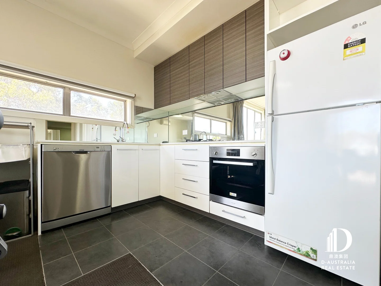 Additional image 5 of 11/2 Yarra Bing Crescent, Burwood VIC 3125