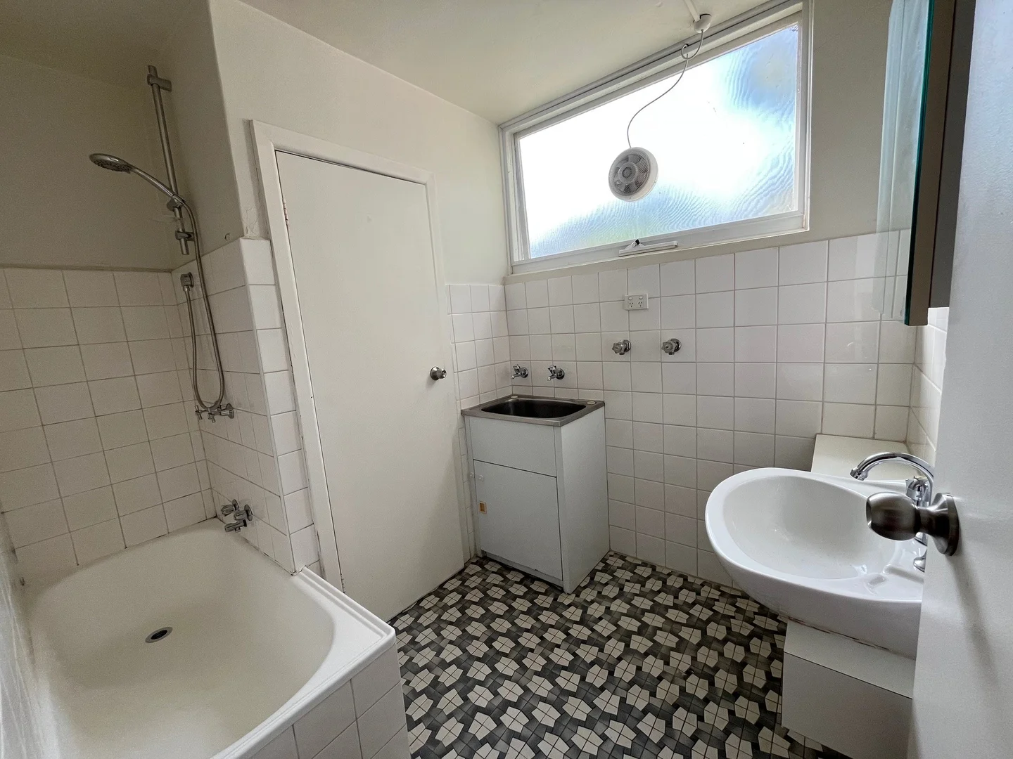 Additional image 9 of 4/125 Locksley Road, Ivanhoe VIC 3079