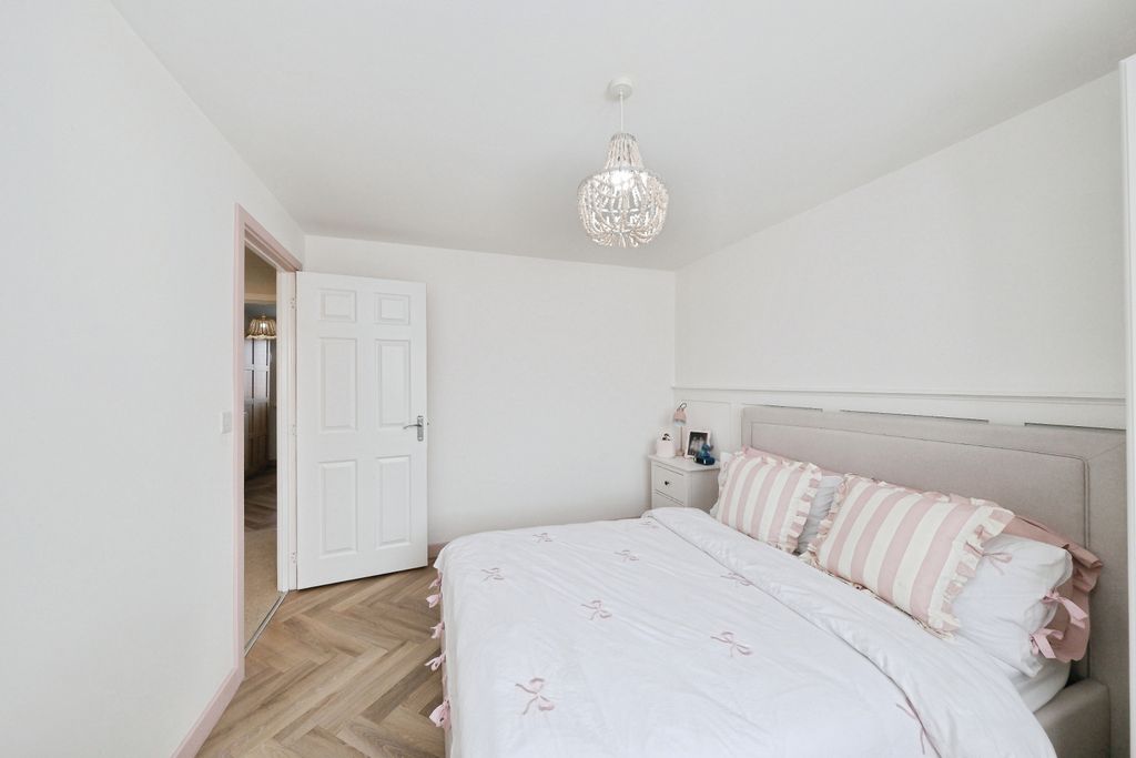 Additional image 8 of 4 bed semi-detached house for salePennington Way, Nottingham NG15