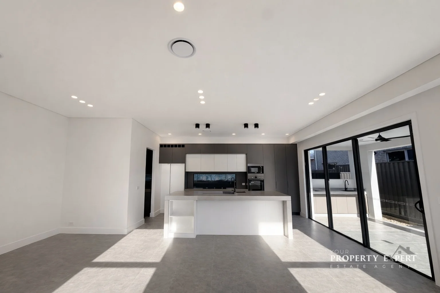 27 Tipperary St, Box Hill NSW 2765 photo 3
