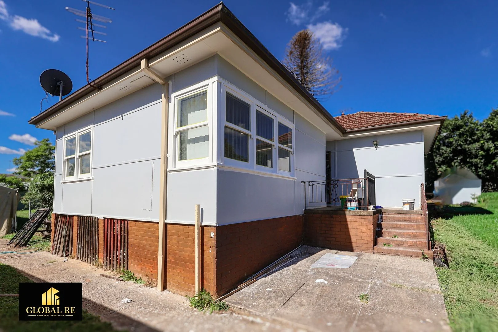 4 Meehan Place, Campbelltown NSW 2560