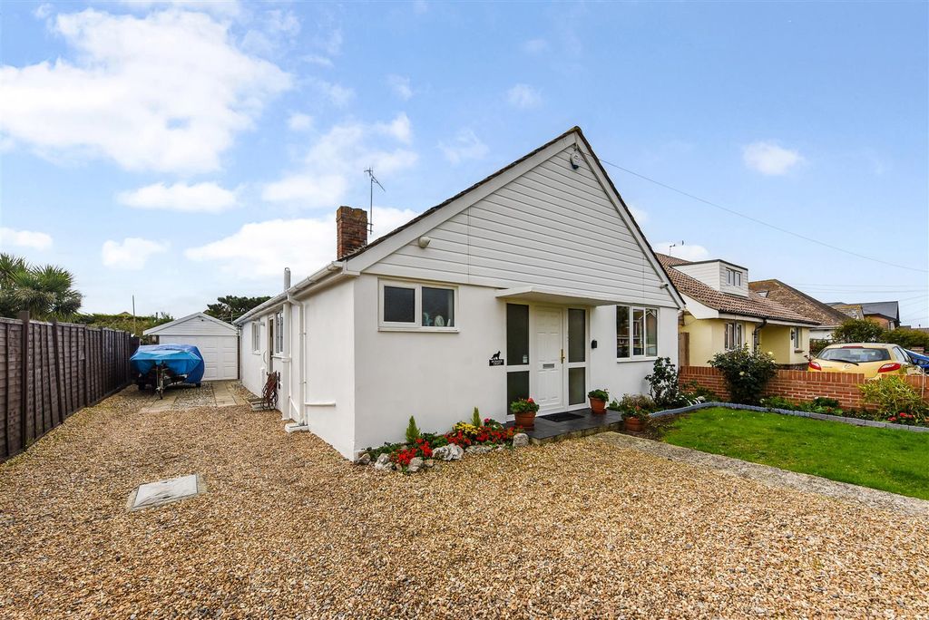 Additional image 2 of 3 bed detached bungalow for saleFarm Road, Bracklesham Bay, Chichester PO20