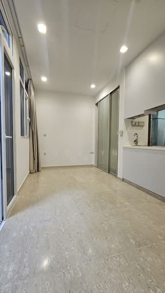 453 East Coast Road photo 3