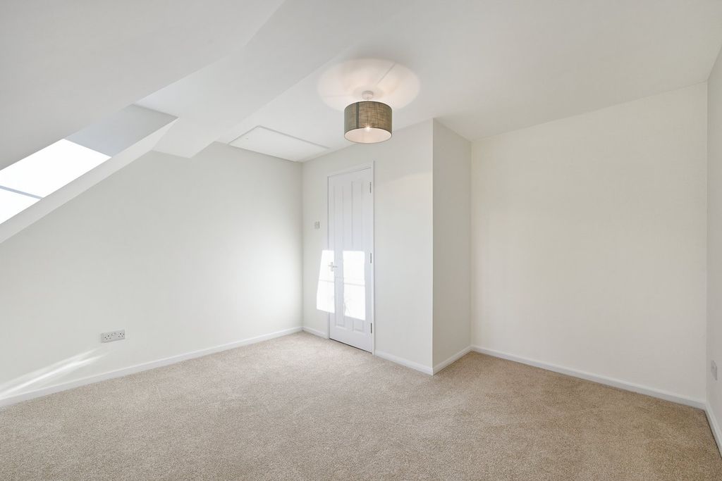 Additional image 7 of 1 bed terraced house for saleTudor Walk, Weybridge KT13