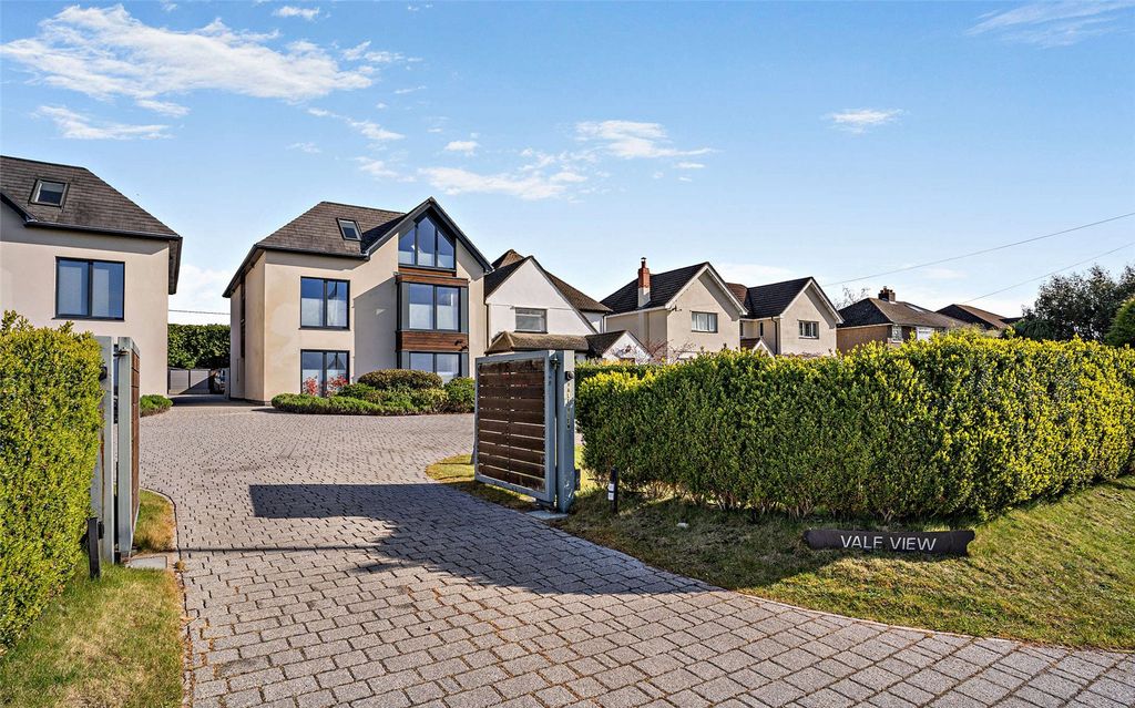 6 bed detached house for saleLlantrisant Road, Groesfaen Loop, Pontyclun, Rhondda Cynon Taf CF72