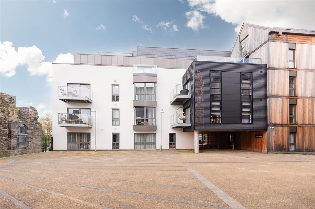 3 bed flat for saleRope Walk, Hope Quay Rope Walk BS1