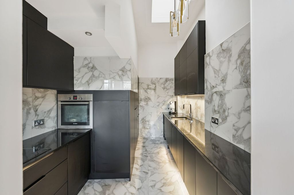 Additional image 6 of 4 bed flat for saleGrosvenor Terrace, Flat 2, Dowanhill, Glasgow G12