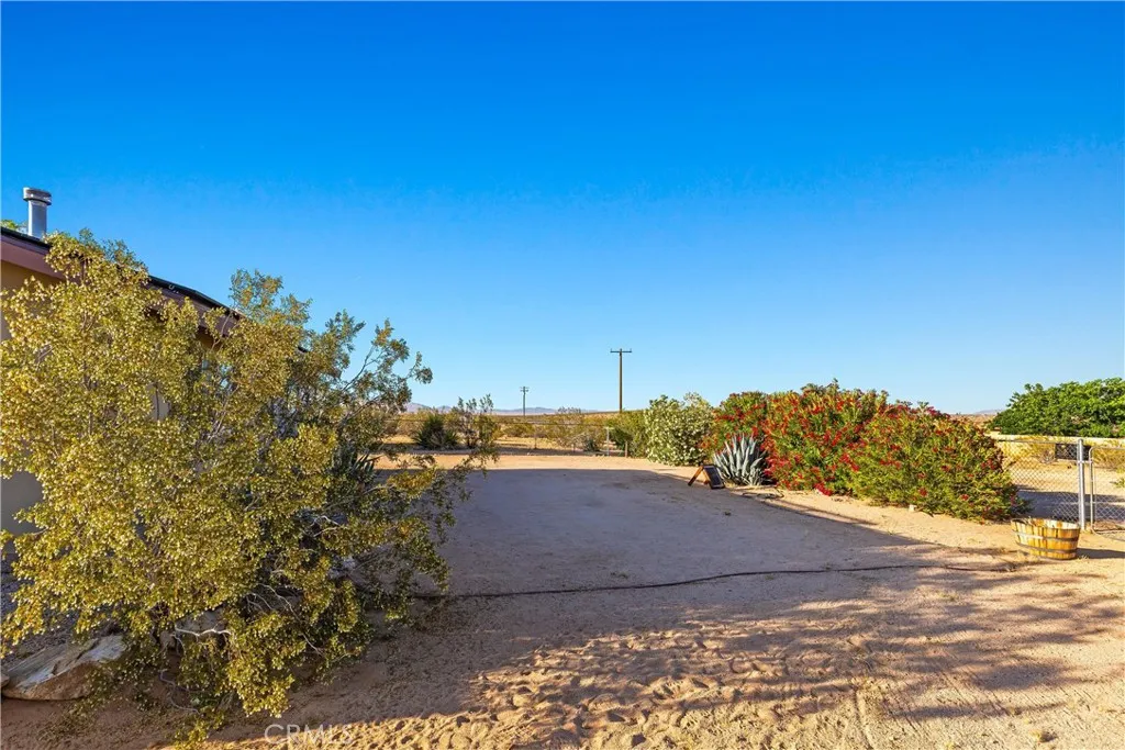 Additional image 55 of 1040 Jackalope Avenue, Joshua Tree, CA 92252