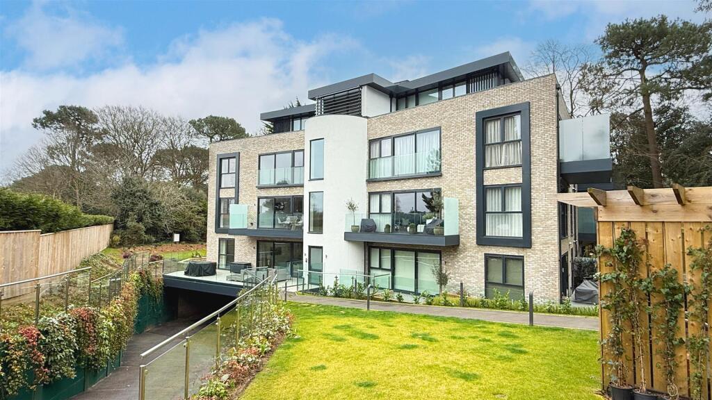 Martello Road South, Canford Cliffs