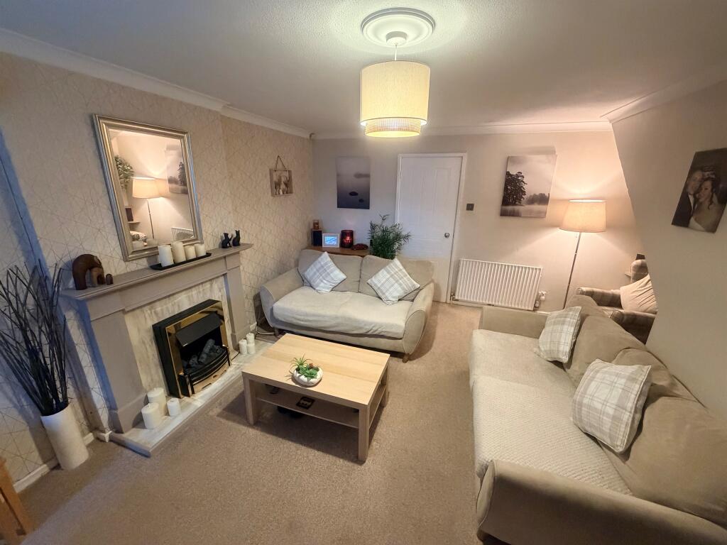Ullswater Drive, Bradford photo 3