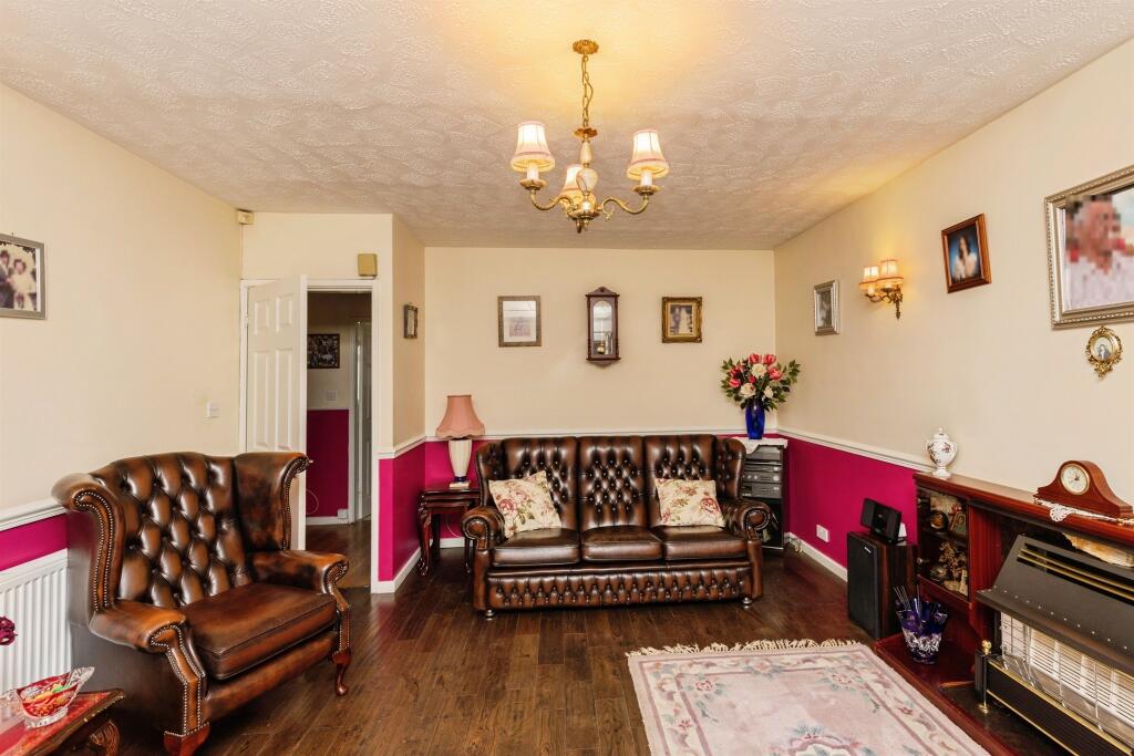 Tanglewood Court, Bradford photo 2
