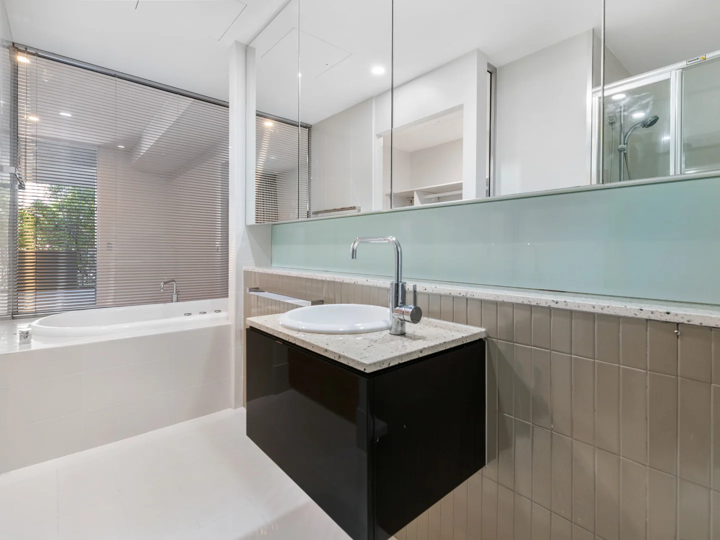23/20 Newstead Terrace, Newstead QLD 4006 photo 5