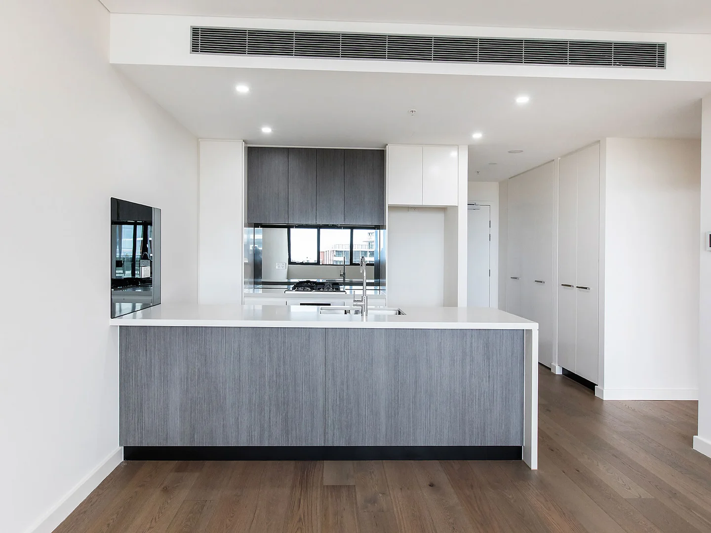 Additional image 3 of 702/17 Garrigarrang Avenue, Kogarah NSW 2217
