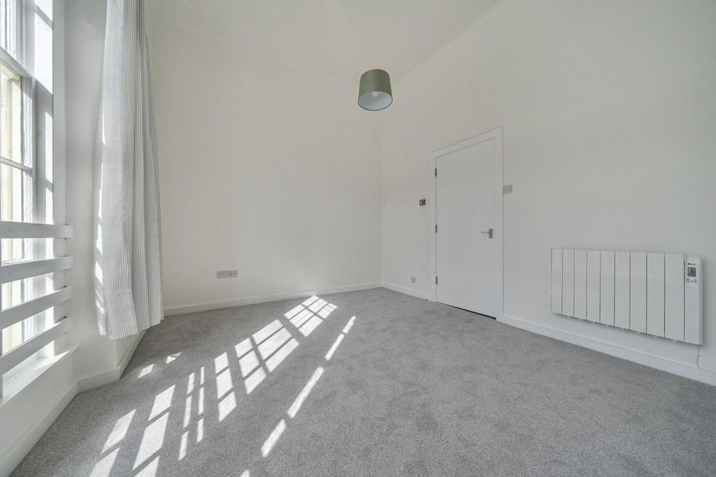 1 bed flat for saleDorchester Street, Bath BA1 photo 4