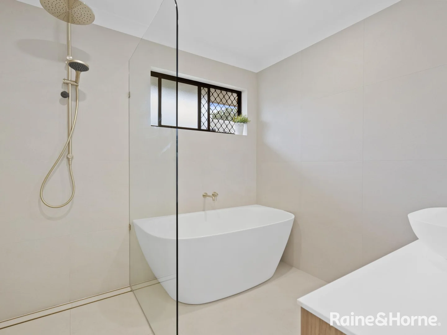 Additional image 10 of 45-47 Cane Street, Redland Bay QLD 4165