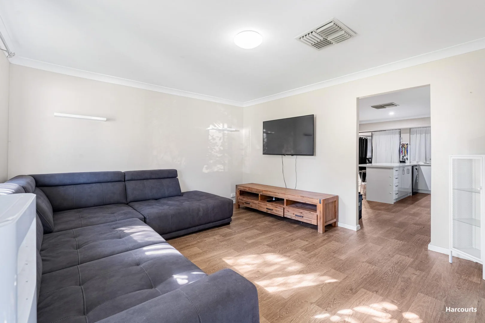 Additional image 11 of 6 Beechcroft Place, Camillo WA 6111