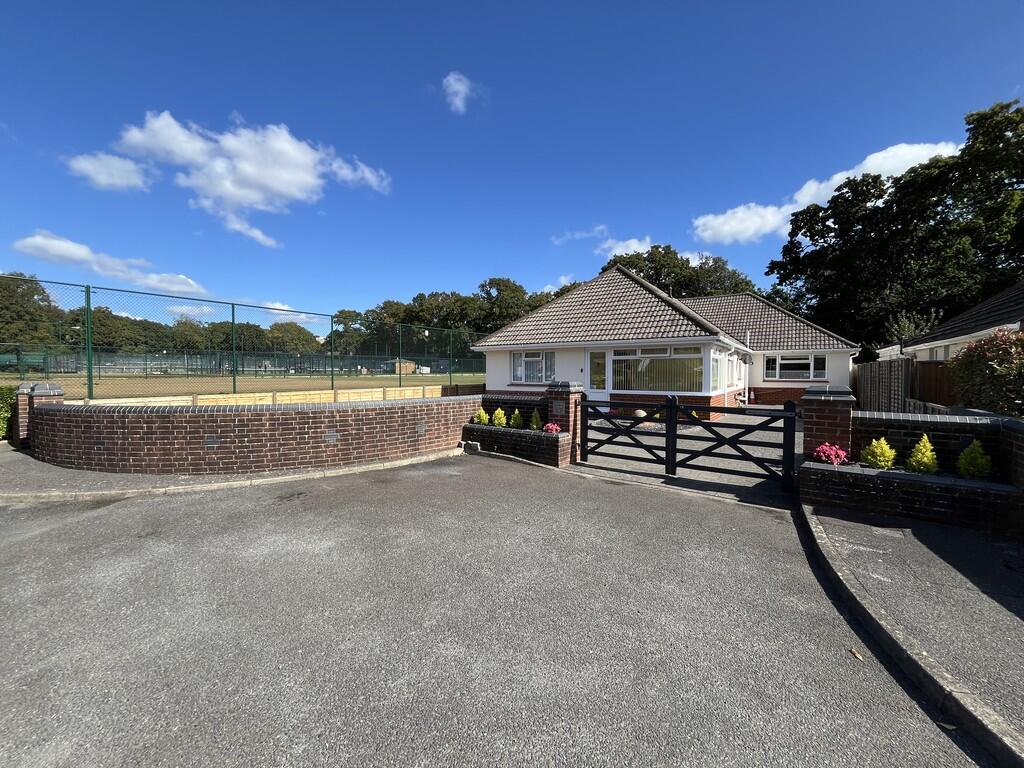 Worthington Crescent, Whitecliff