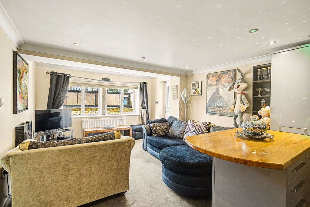Additional image 13 of 5 bed flat for saleHollins Lane, Harrogate HG3