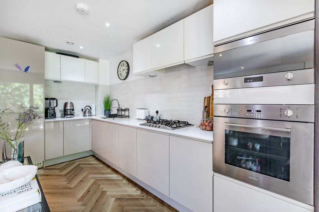Additional image 2 of 3 bed flat for saleGoldstone Crescent, Hove BN3