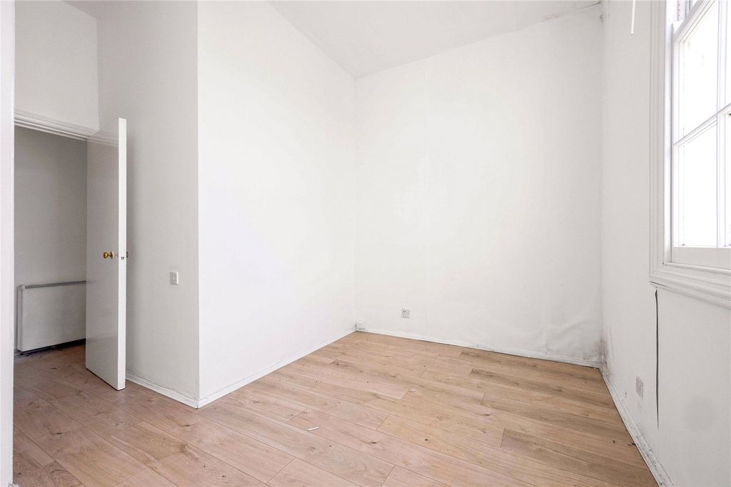 Additional image 12 of 19 bed flat for saleClarence Road, Cheltenham, Gloucestershire GL52