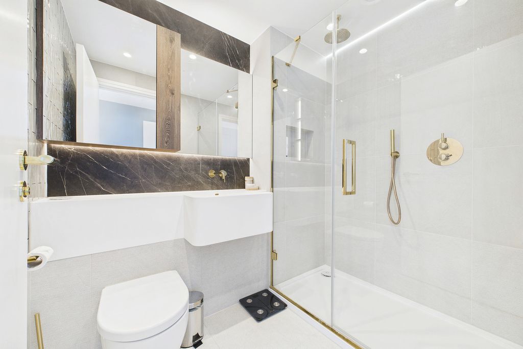 Additional image 6 of 4 bed flat for saleMichael Road, London SW6