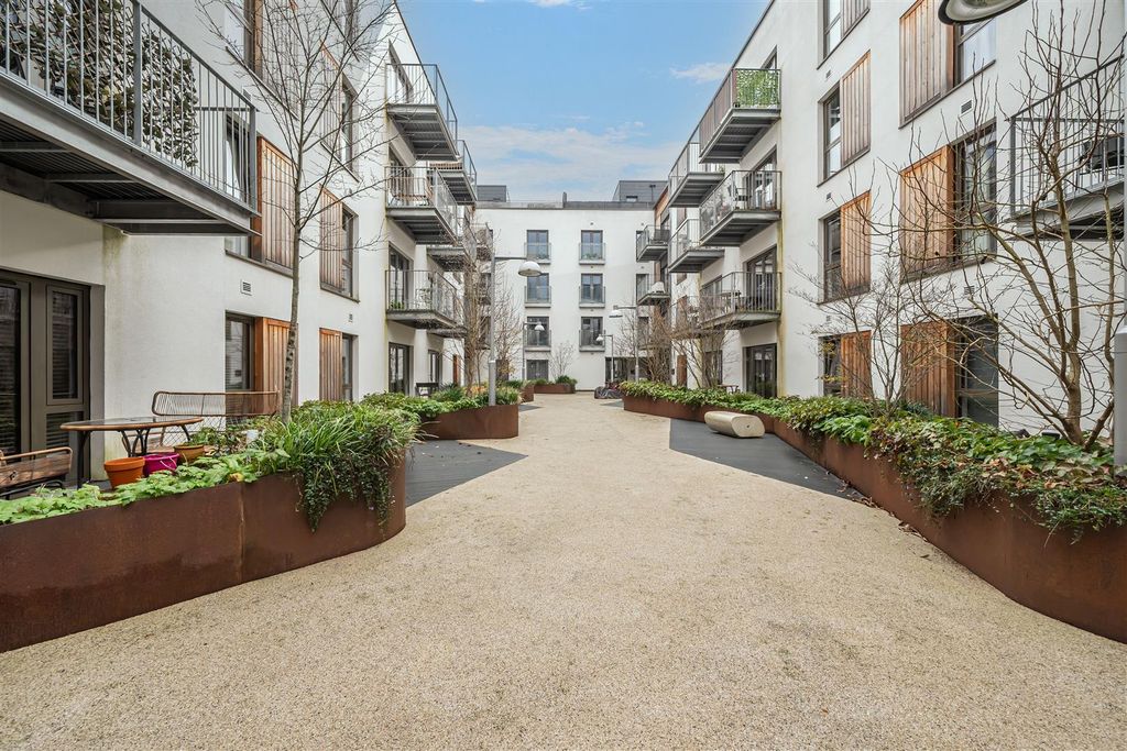 Additional image 3 of 3 bed flat for saleHope Quay, Wapping Wharf BS1