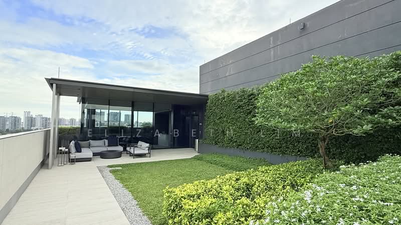19 Nassim Hill photo 5