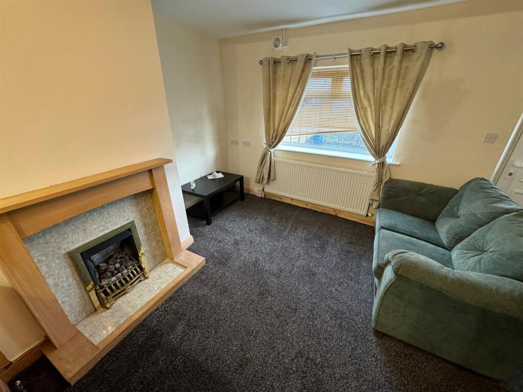 Cutler Heights Lane, Bradford photo 2