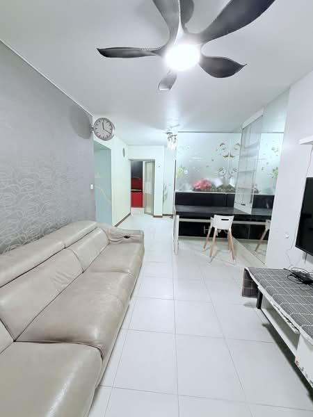 301A Punggol Central photo 3