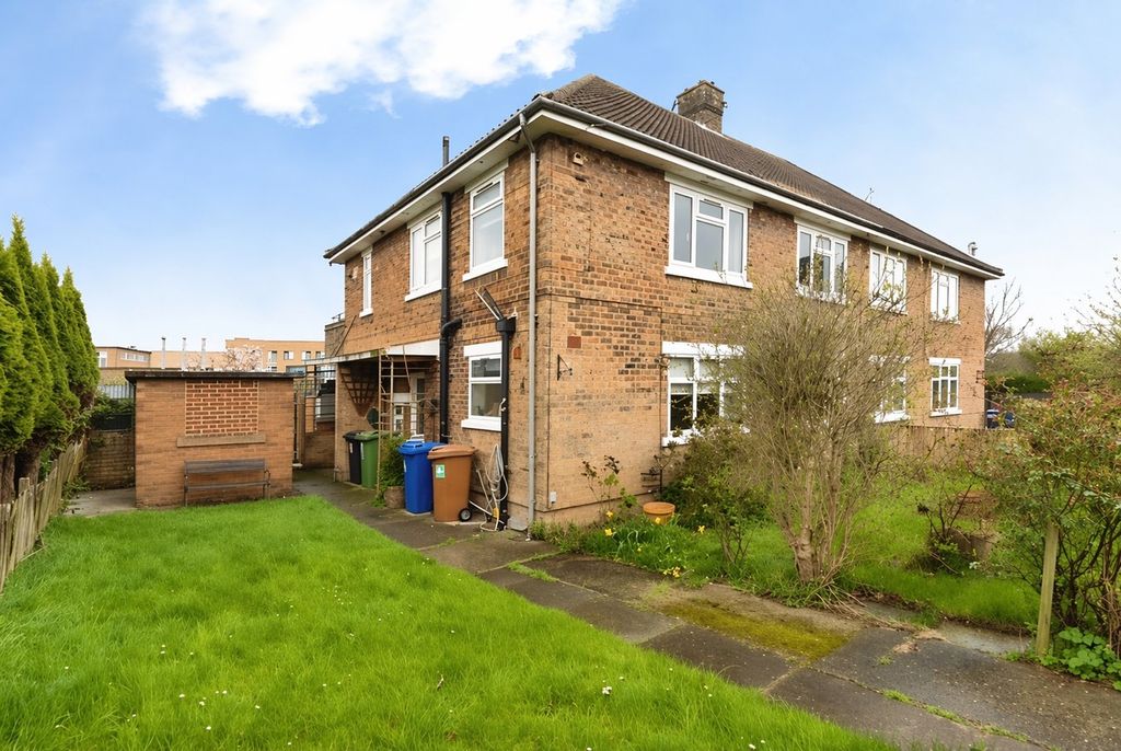 2 bed flat for saleChatsworth Place, Cleethorpes DN35