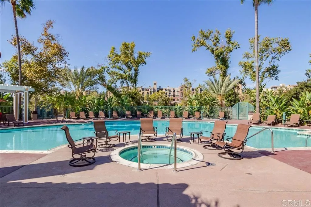 Additional image 3 of 2050 camino de la reina Unit 203, San Diego, CA 92108