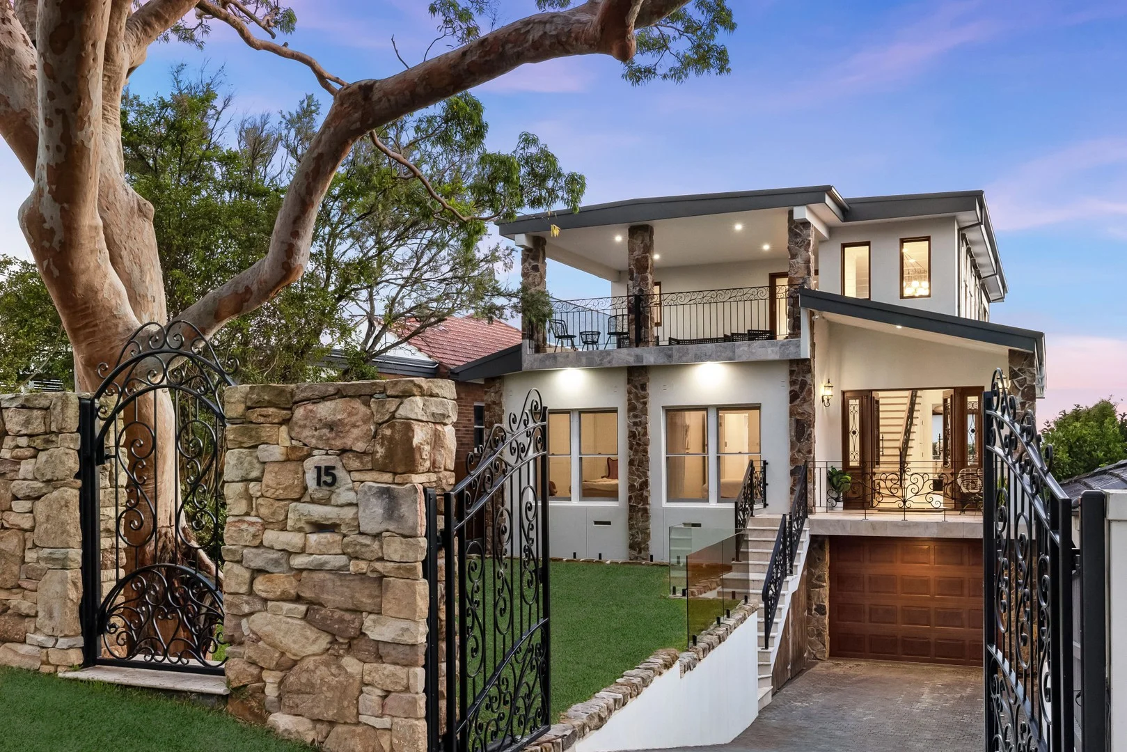 15 ALMA STREET, Clontarf NSW 2093