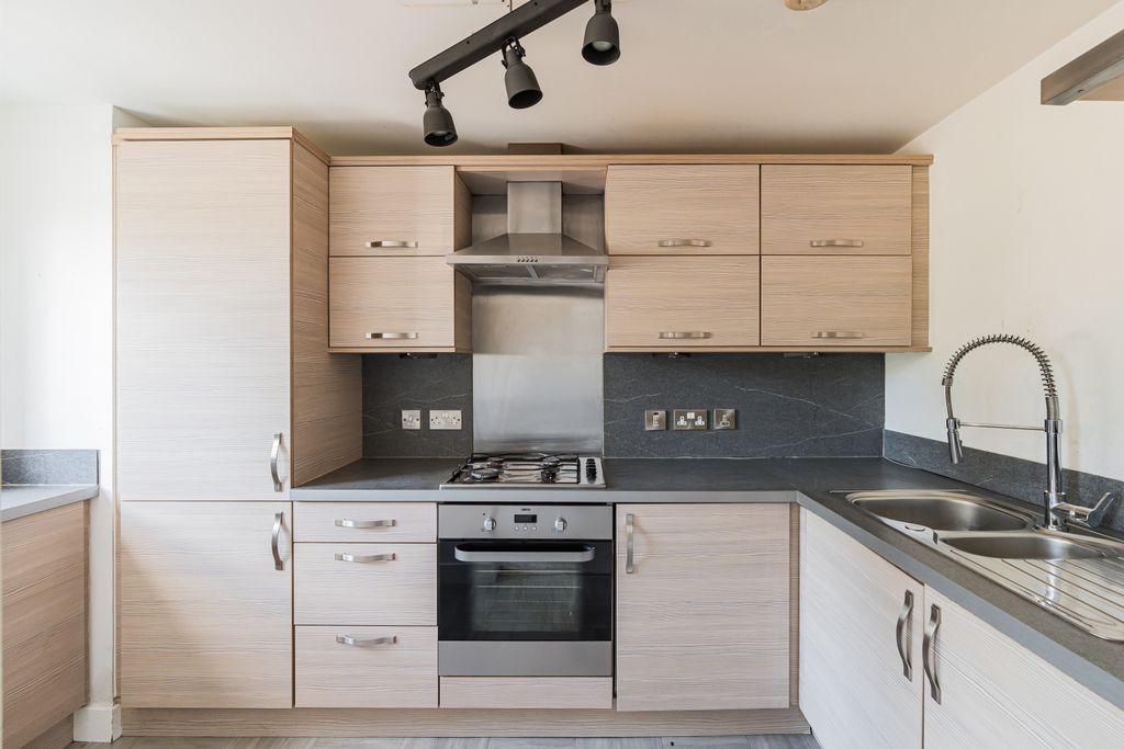 Additional image 3 of 2 bed flat for sale125 Eagles View, Livingston EH54