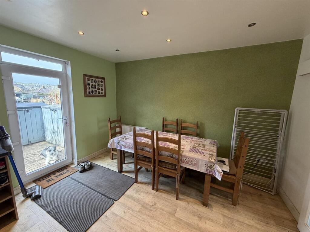 Whitley Road, Keighley photo 5