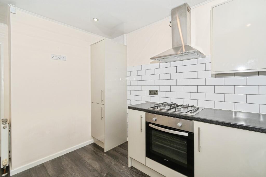 Watty Hall Avenue, Bradford, BD6 photo 5