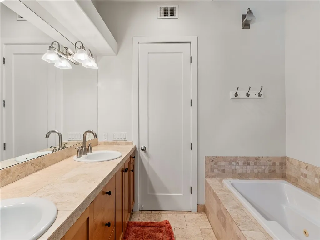 Additional image 17 of 305 Kansas Street Unit D, El Segundo, CA 90245