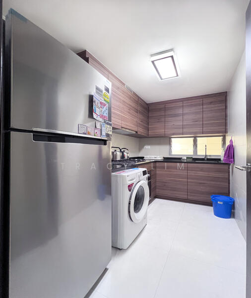 5 Lew Lian Vale photo 5