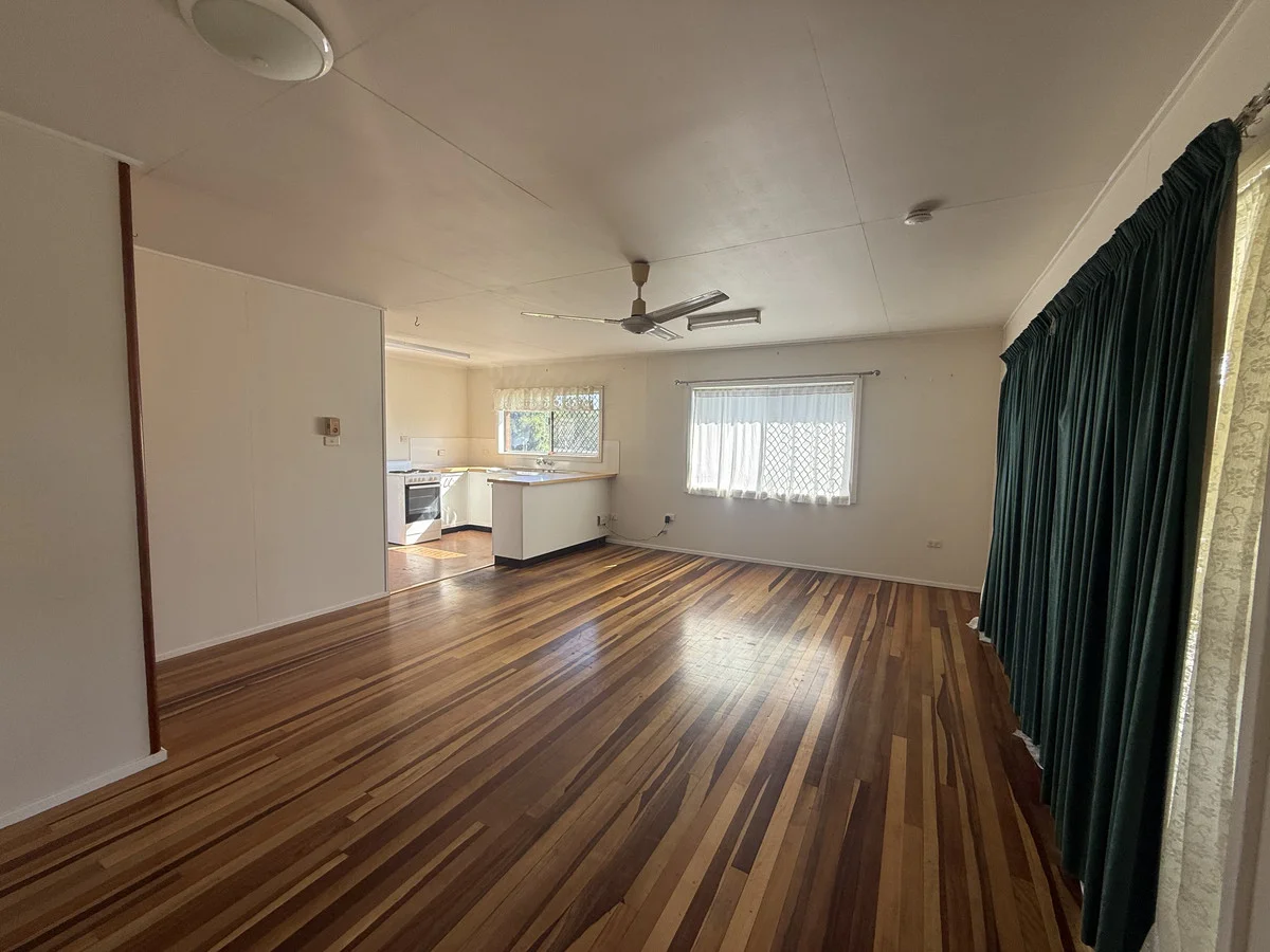 2 Starcke Street, Mareeba QLD 4880 photo 2