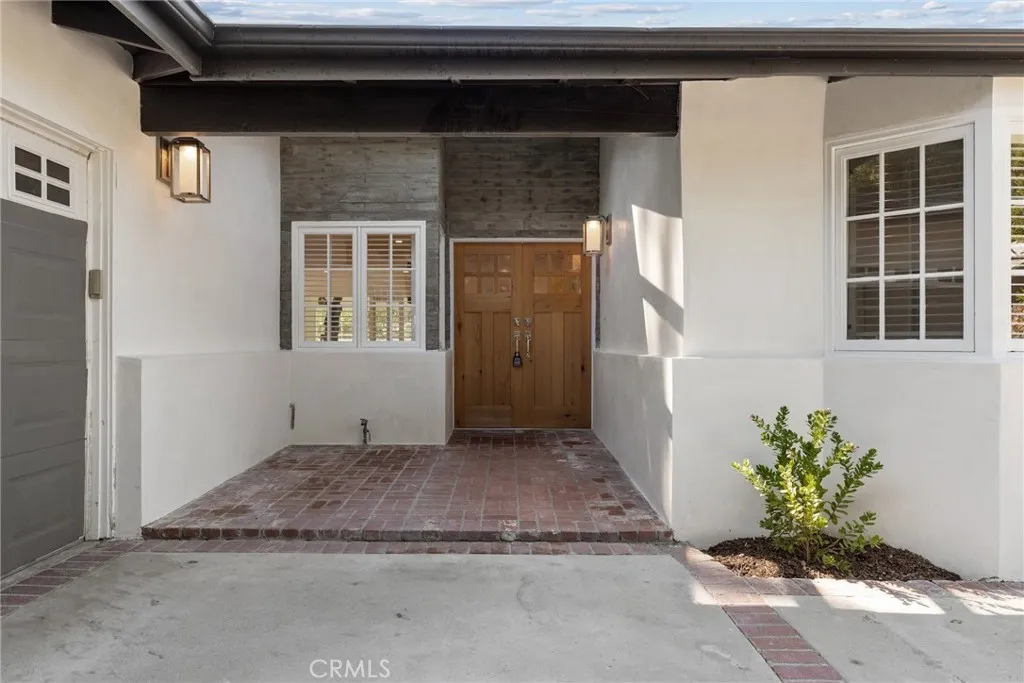 Additional image 3 of 23312 Ostronic Dr, Woodland Hills, CA 91367