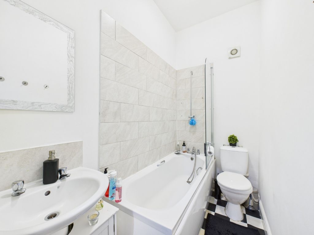 Additional image 4 of 6 bed flat for saleColtman Street, Hull HU3