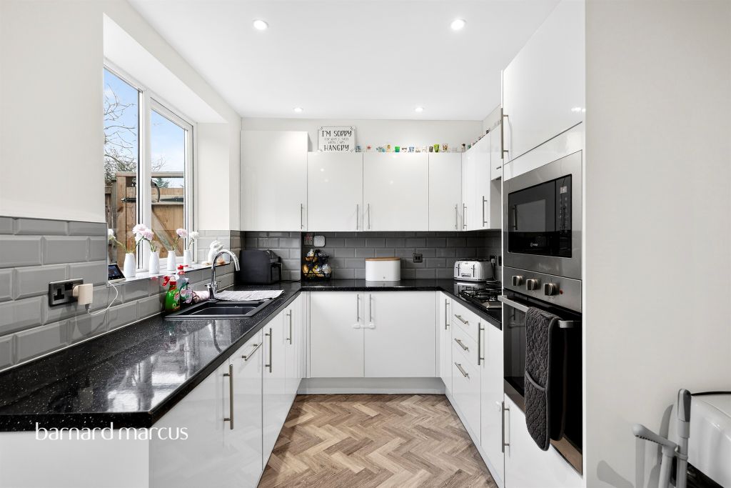 Additional image 4 of 3 bed terraced house for saleMalmstone Avenue, Merstham, Redhill RH1