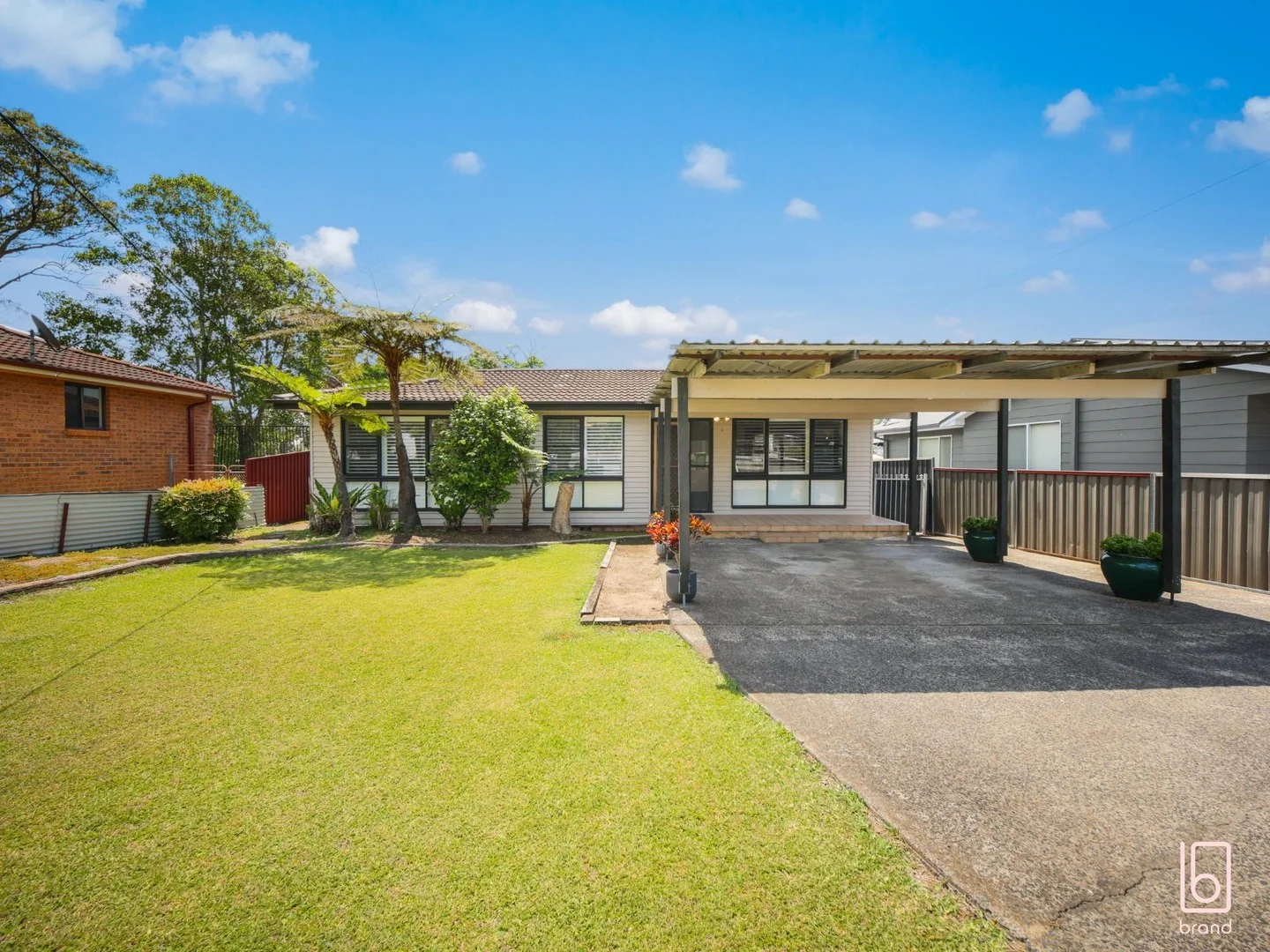 20 Campbell Parade, Mannering Park NSW 2259