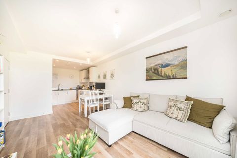 Knaresborough Drive, Earlsfield SW18