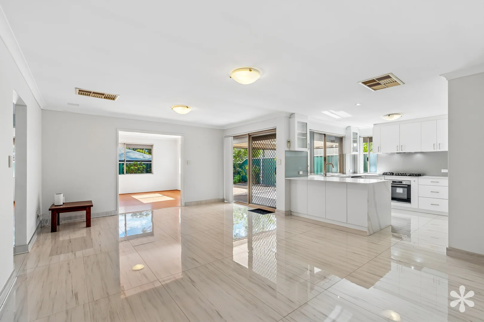 Additional image 3 of 12 Balaka Way, Queens Park WA 6107